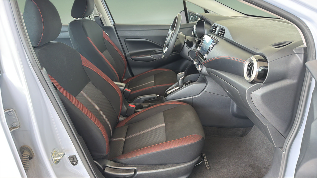 Certified 2024 Nissan Versa SR FWD image 11