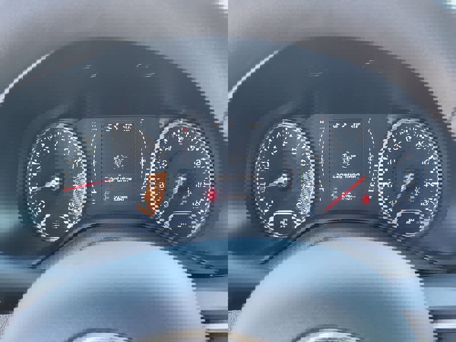 Used 2023 Jeep Renegade Latitude AWD/4WD image 16