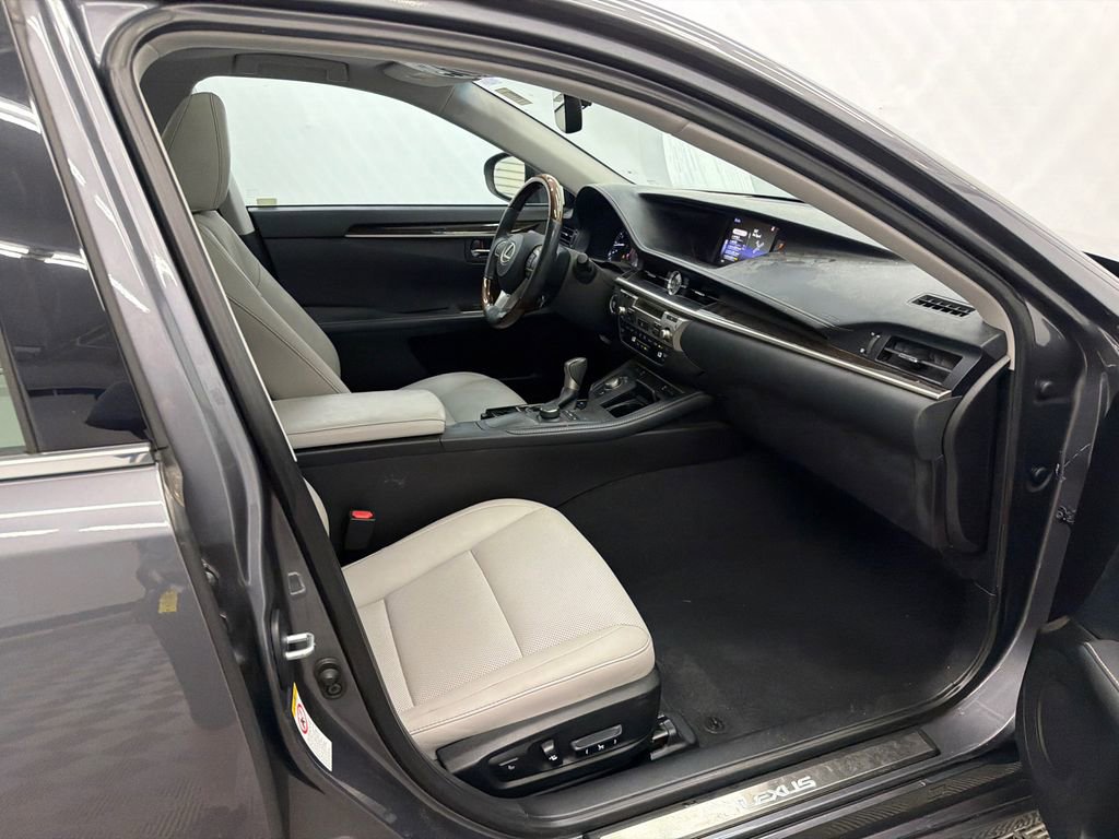 Used 2018 Lexus ES 350 w/ Premier Package image 15