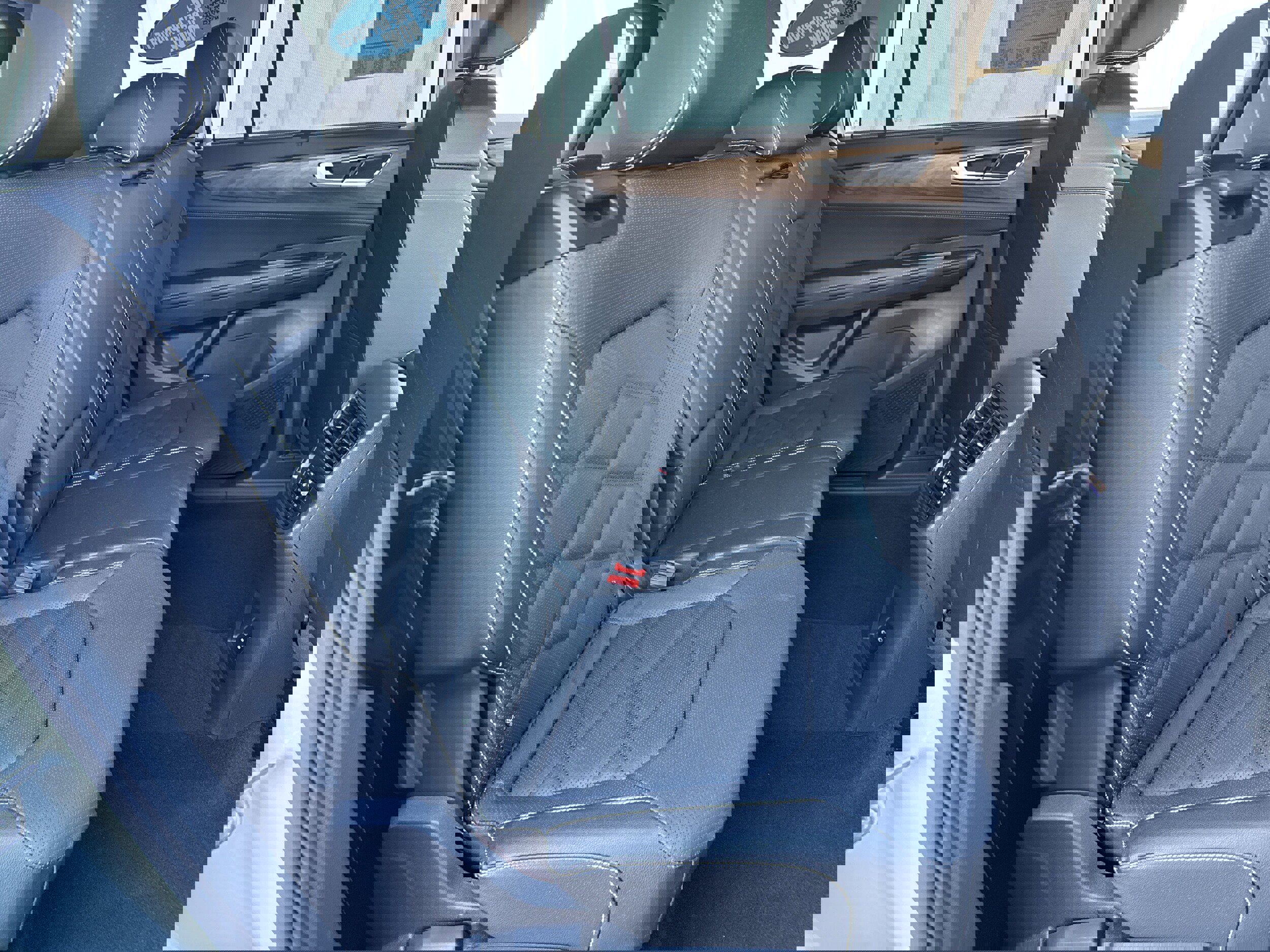 Used 2025 Volkswagen Atlas SE image 14