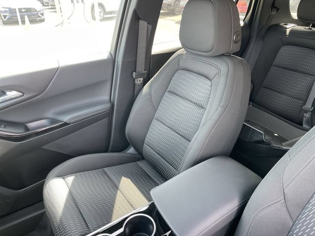 New 2027 Chevrolet Equinox LT w/ LPO, Floor Liner Package FWD image 24