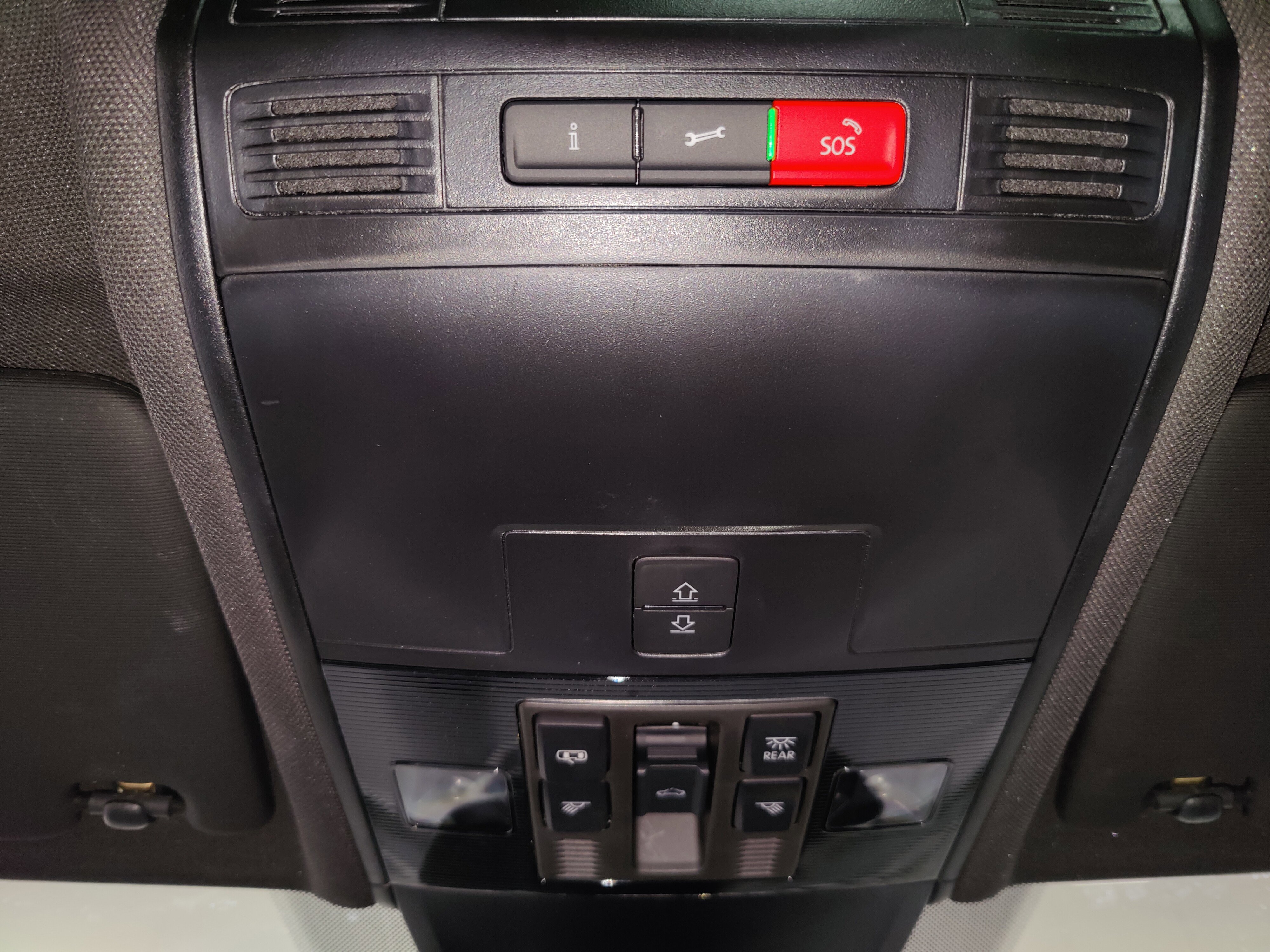 Used 2024 Volkswagen Tiguan SEL R-Line image 33