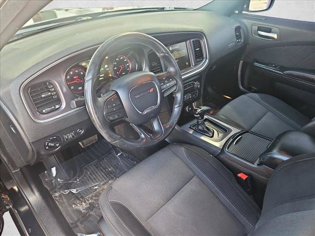 Used 2016 Dodge Charger SXT w/ Blacktop Package RWD image 10