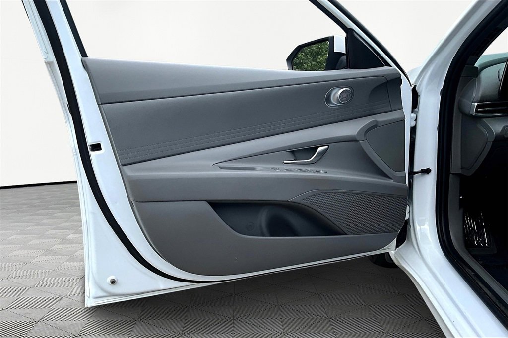 Used 2024 Hyundai Elantra SEL image 23