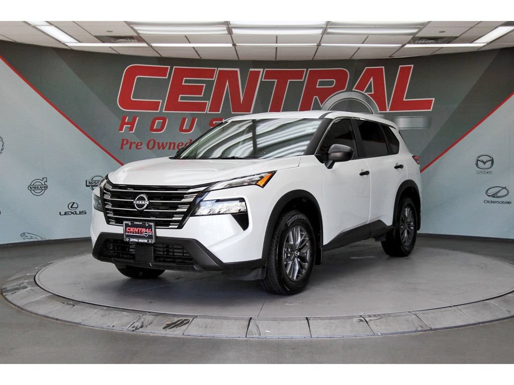 Certified 2025 Nissan Rogue S FWD image 2