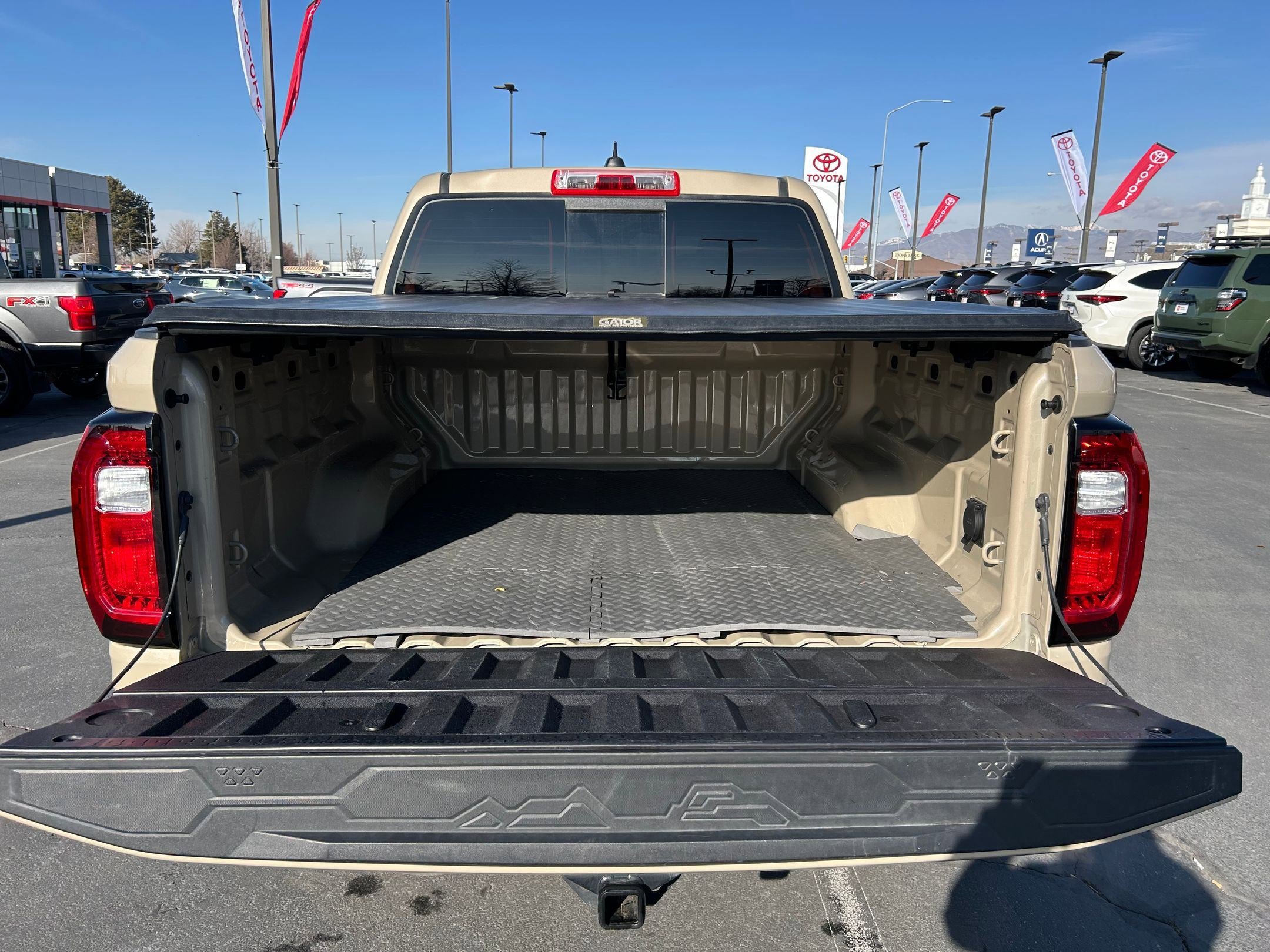 Used 2024 GMC Canyon AT4 w/ Technology Package image 25