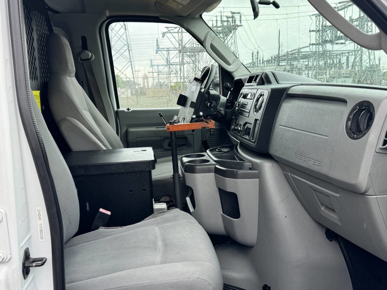 Used 2010 Ford E-250 and Econoline 250 RWD image 10