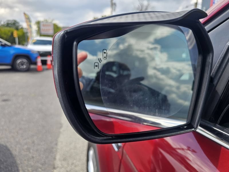 Used 2019 Ford Escape SEL AWD/4WD image 17