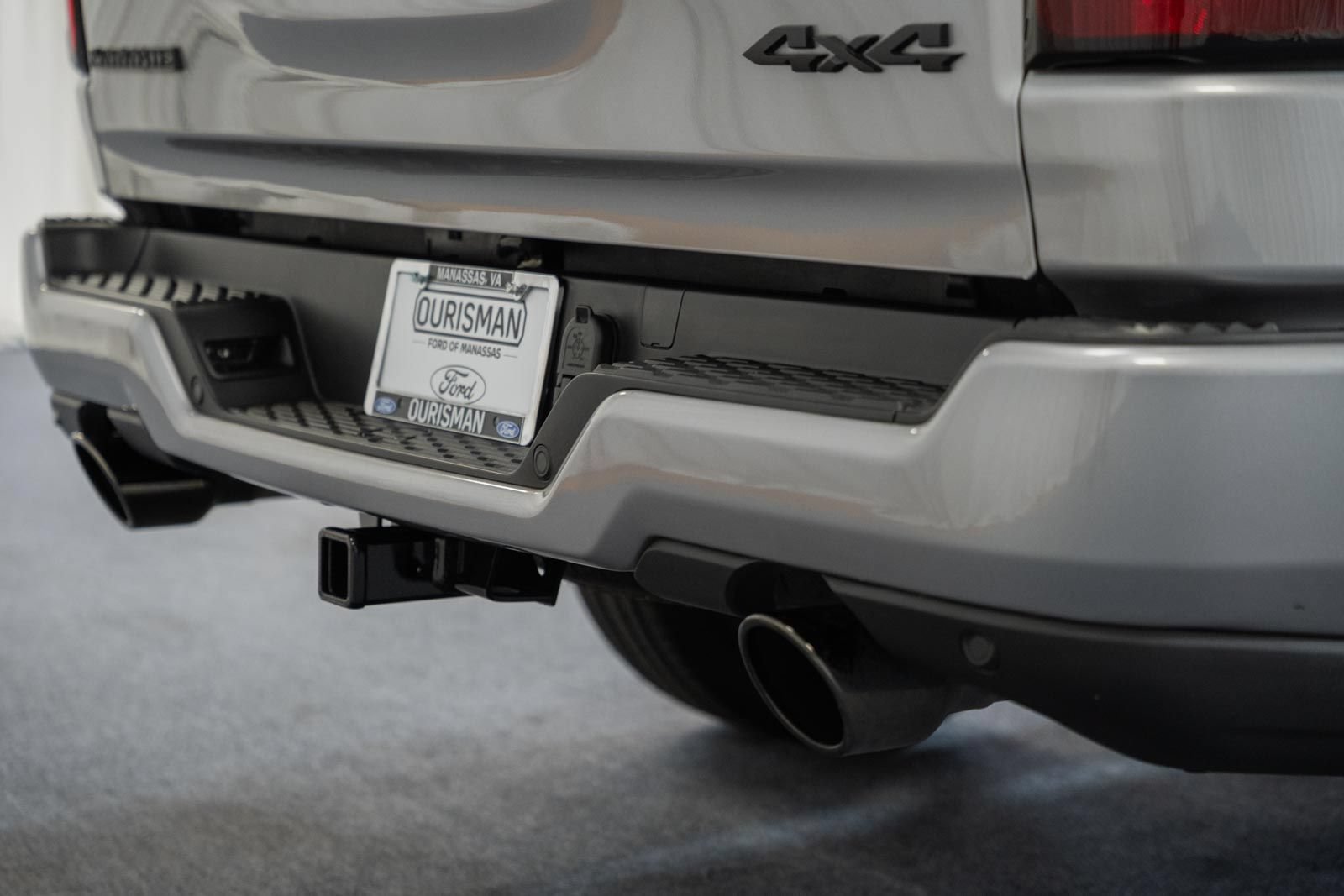 Used 2025 RAM 1500 Laramie w/ Night Edition AWD/4WD image 11