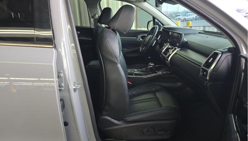 Used 2022 Kia Sorento SX FWD image 11