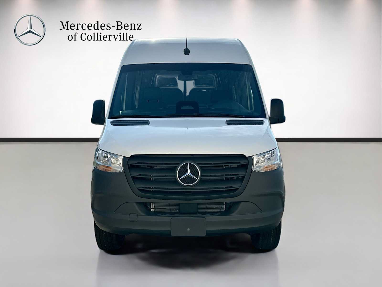 Used 2025 Mercedes-Benz Sprinter 2500 image 2