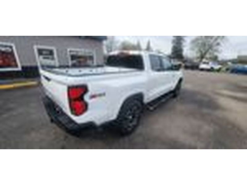Used 2023 Chevrolet Colorado Z71 w/ Z71 Convenience Package 2 AWD/4WD image 4