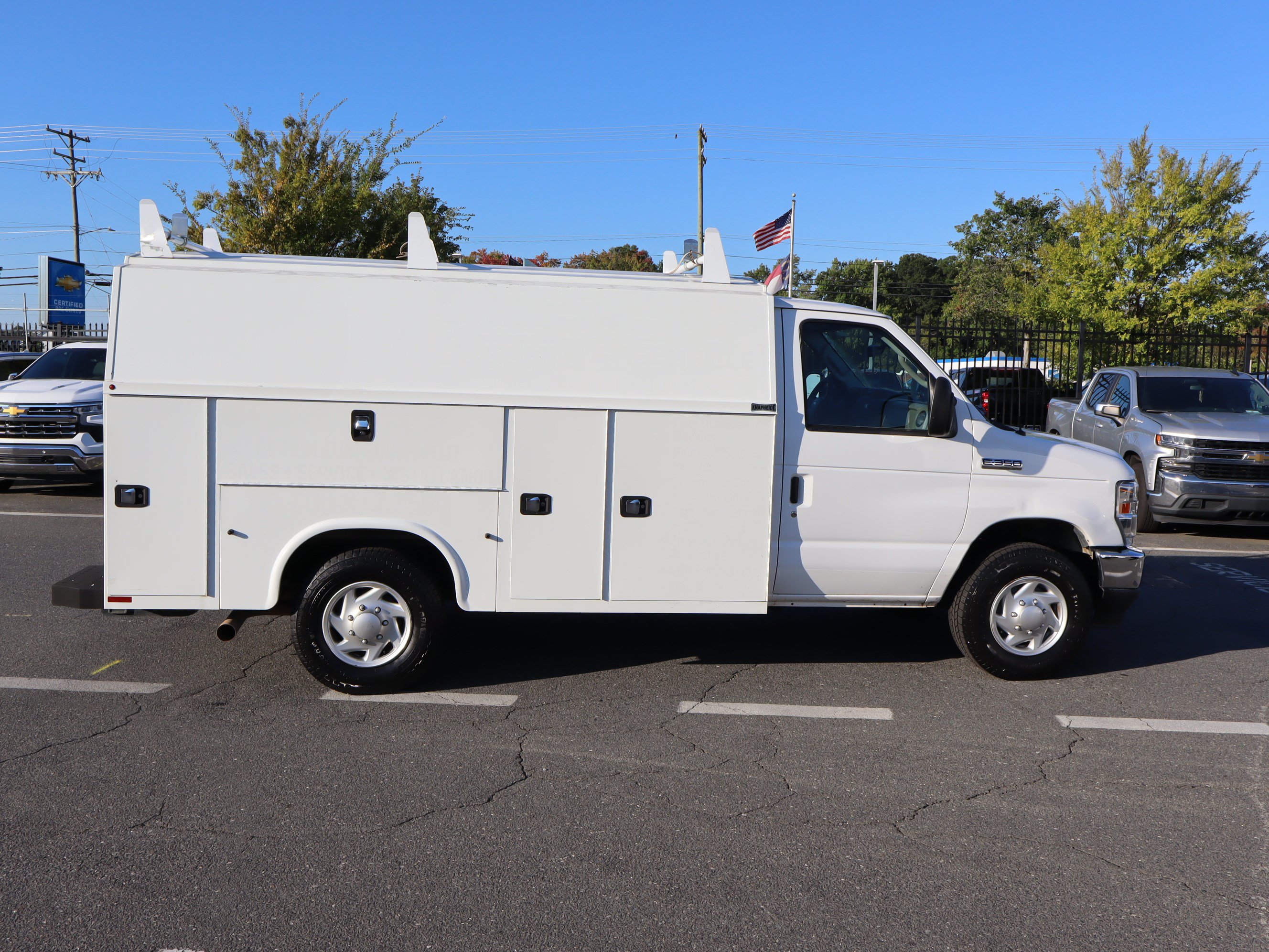 Used 2022 Ford E-350 and Econoline 350 Super Duty w/ Power Windows & Locks Group RWD image 12