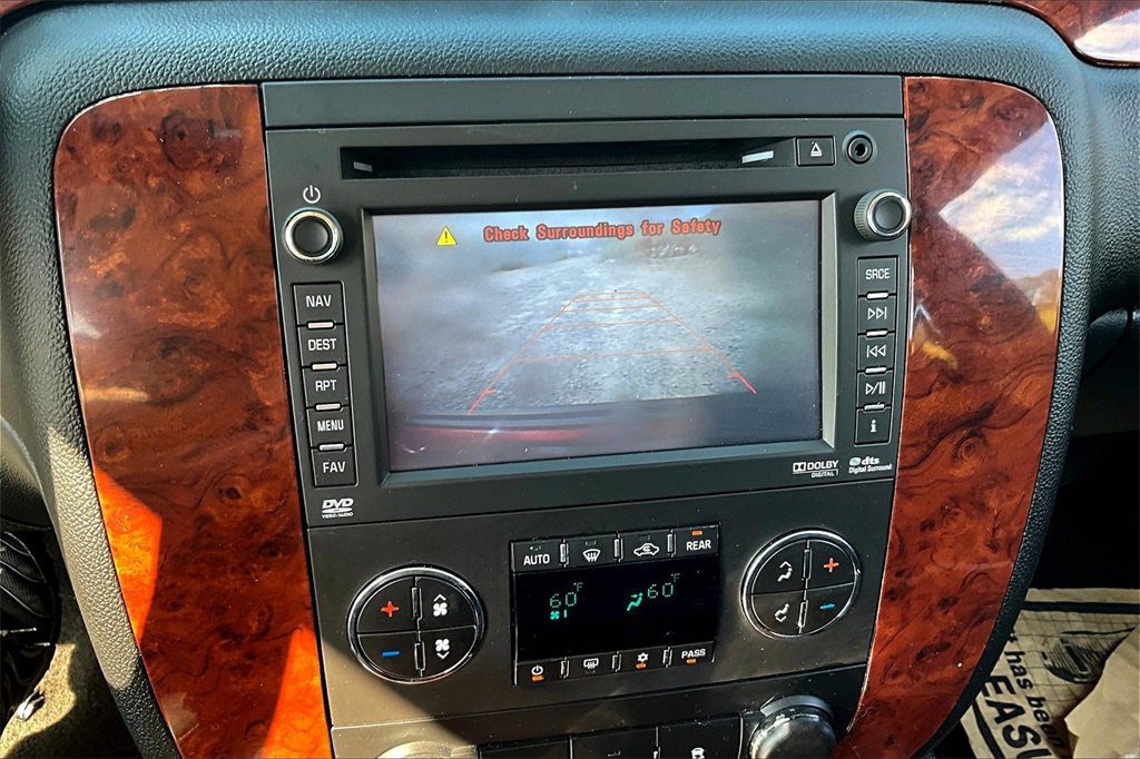 Used 2014 Chevrolet Suburban LTZ image 20