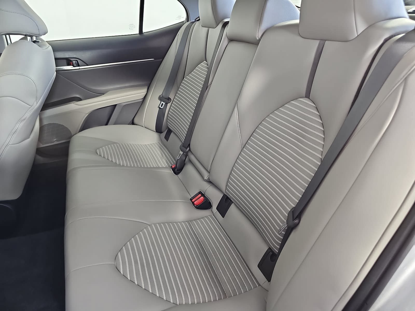 Used 2023 Toyota Camry SE FWD image 13