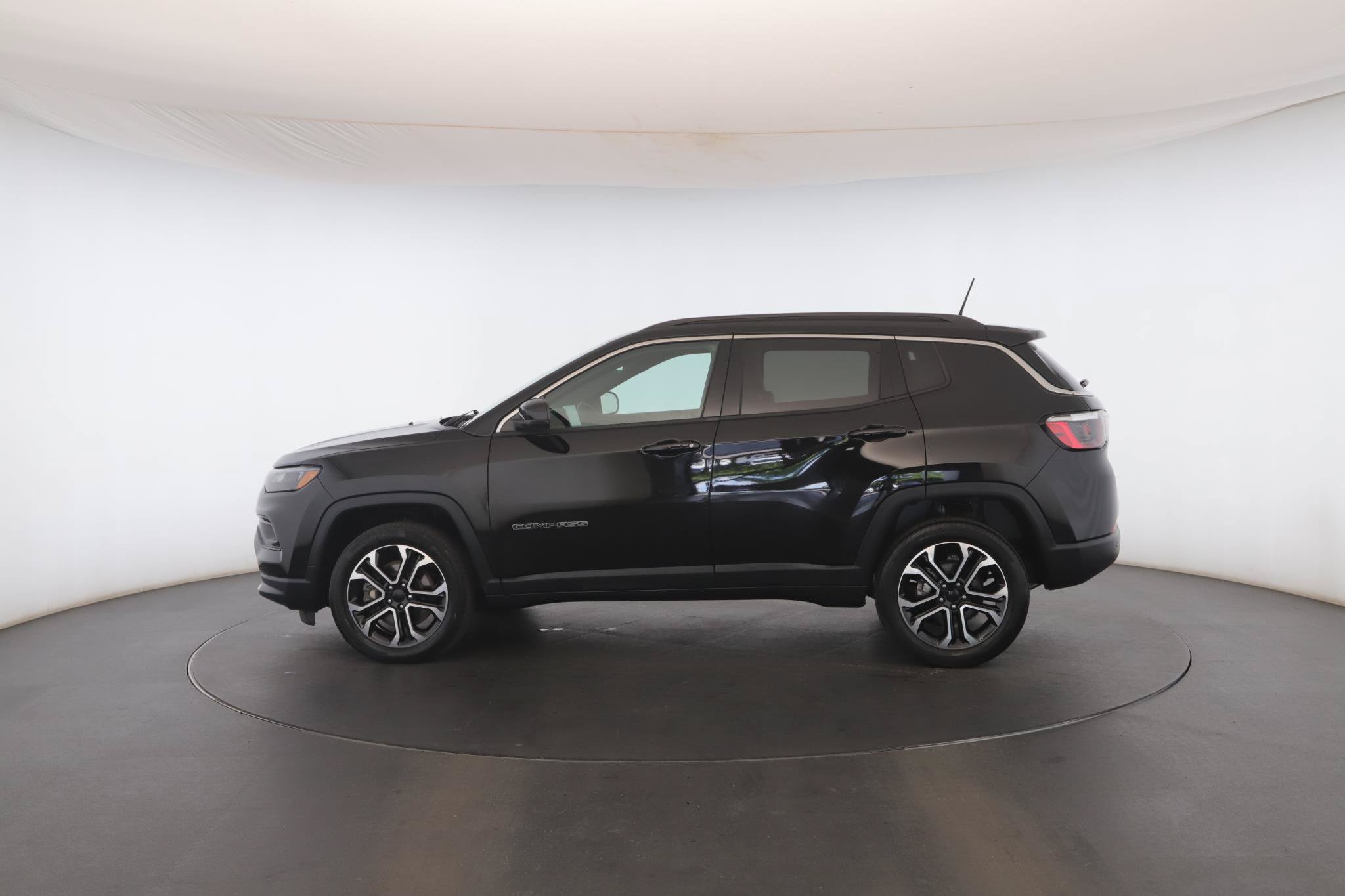 Used 2023 Jeep Compass Limited AWD/4WD image 19