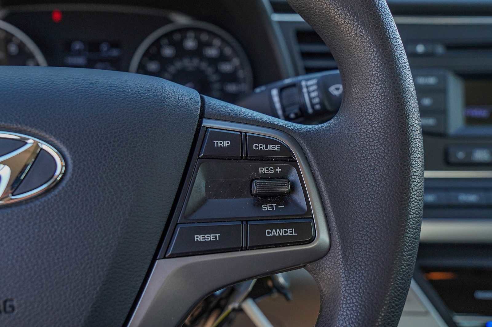 Used 2017 Hyundai Elantra SE image 14