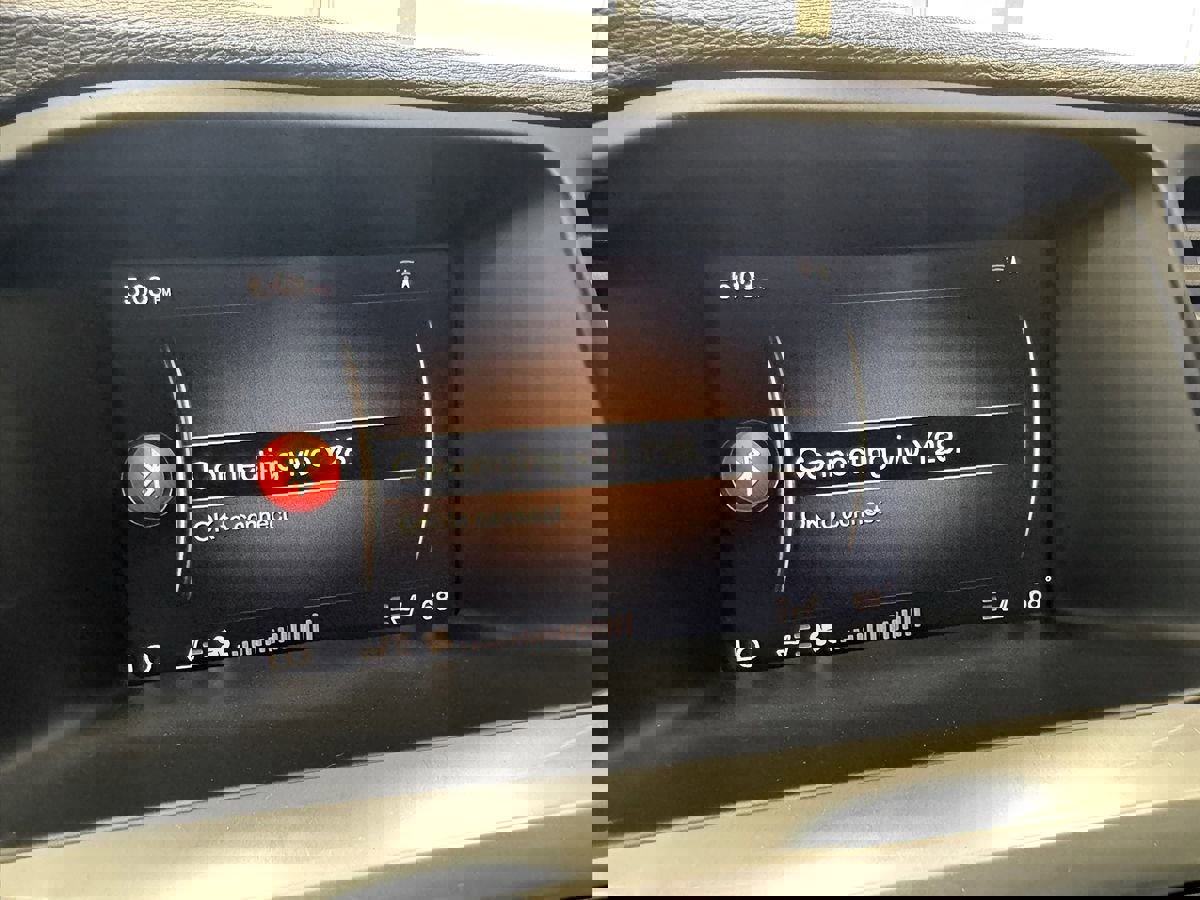 Used 2018 Volvo V60 T5 Cross Country w/ Convenience Package image 26