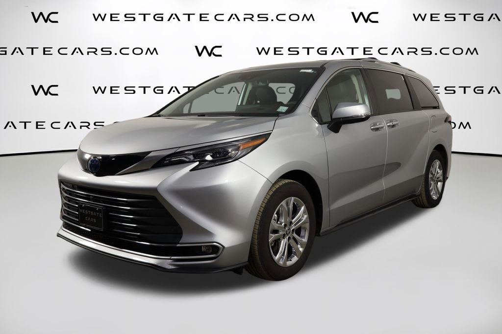 Used 2024 Toyota Sienna Platinum image 1