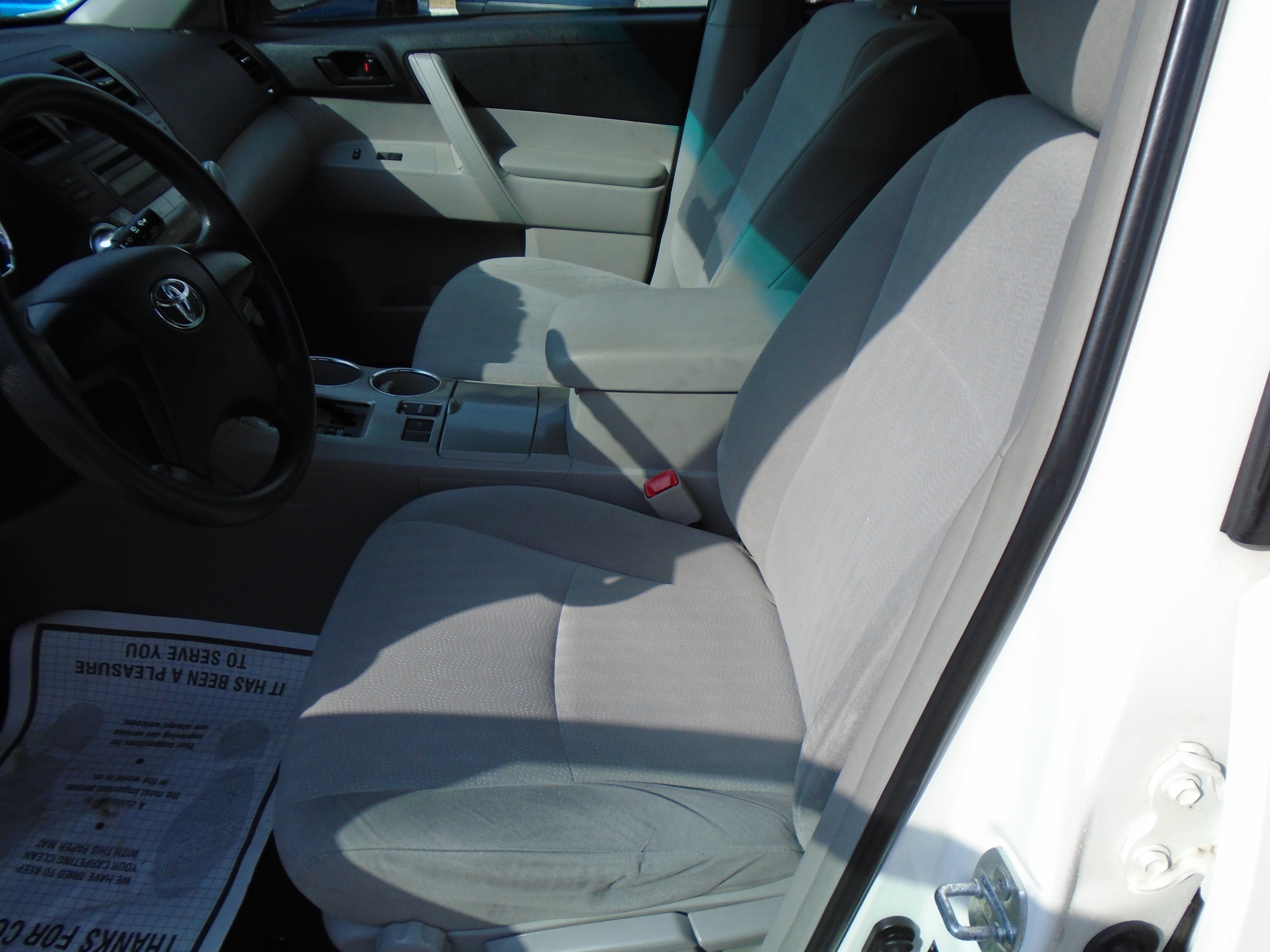 Used 2012 Toyota Highlander FWD w/ Cold Weather Pkg image 15