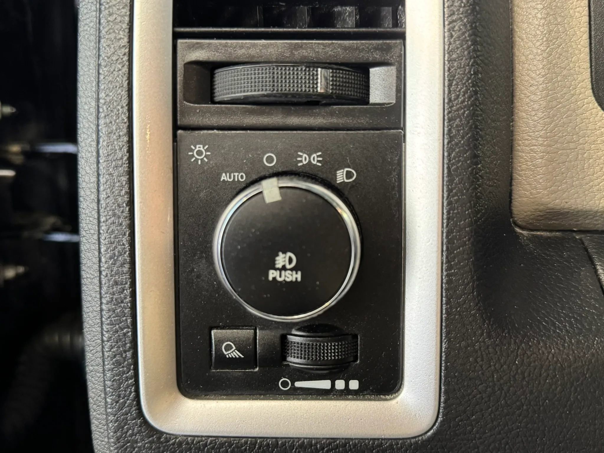 Used 2012 RAM 1500 Outdoorsman image 14