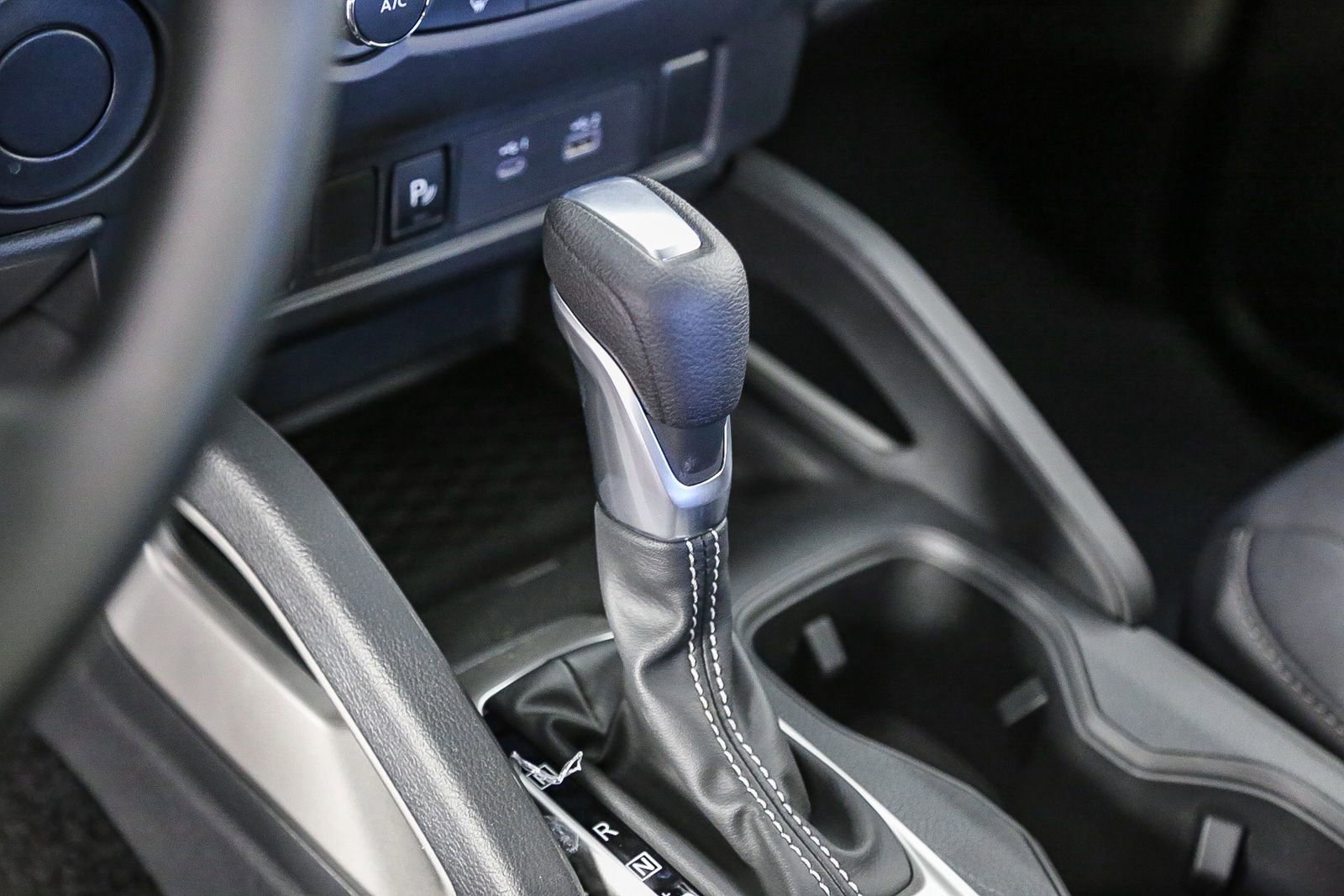 Certified 2025 Nissan Frontier SV image 34