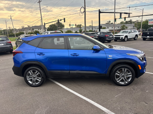 Used 2021 Kia Seltos LX AWD/4WD image 11