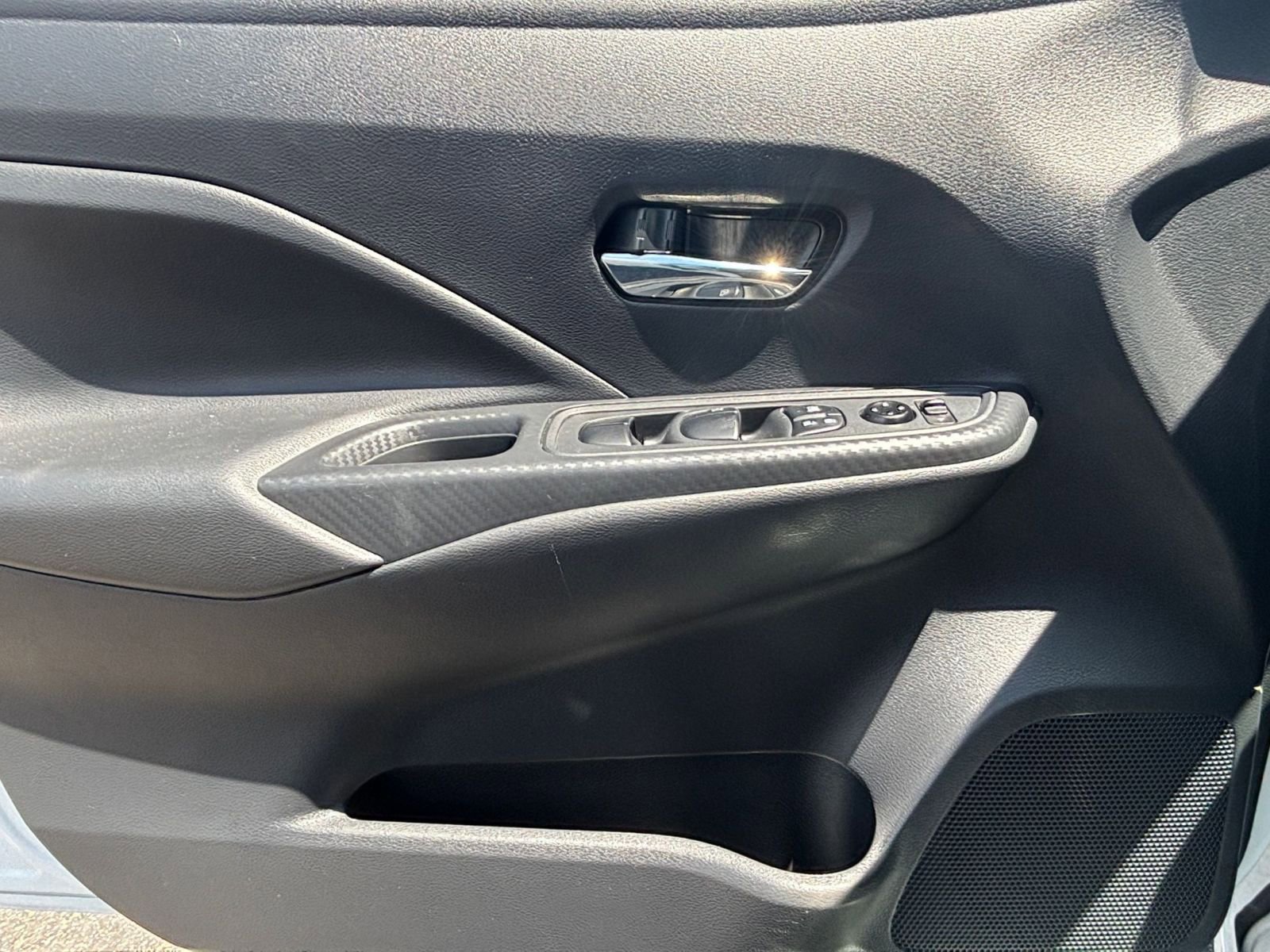 Used 2025 Nissan Versa SV w/ Trunk Package FWD image 18