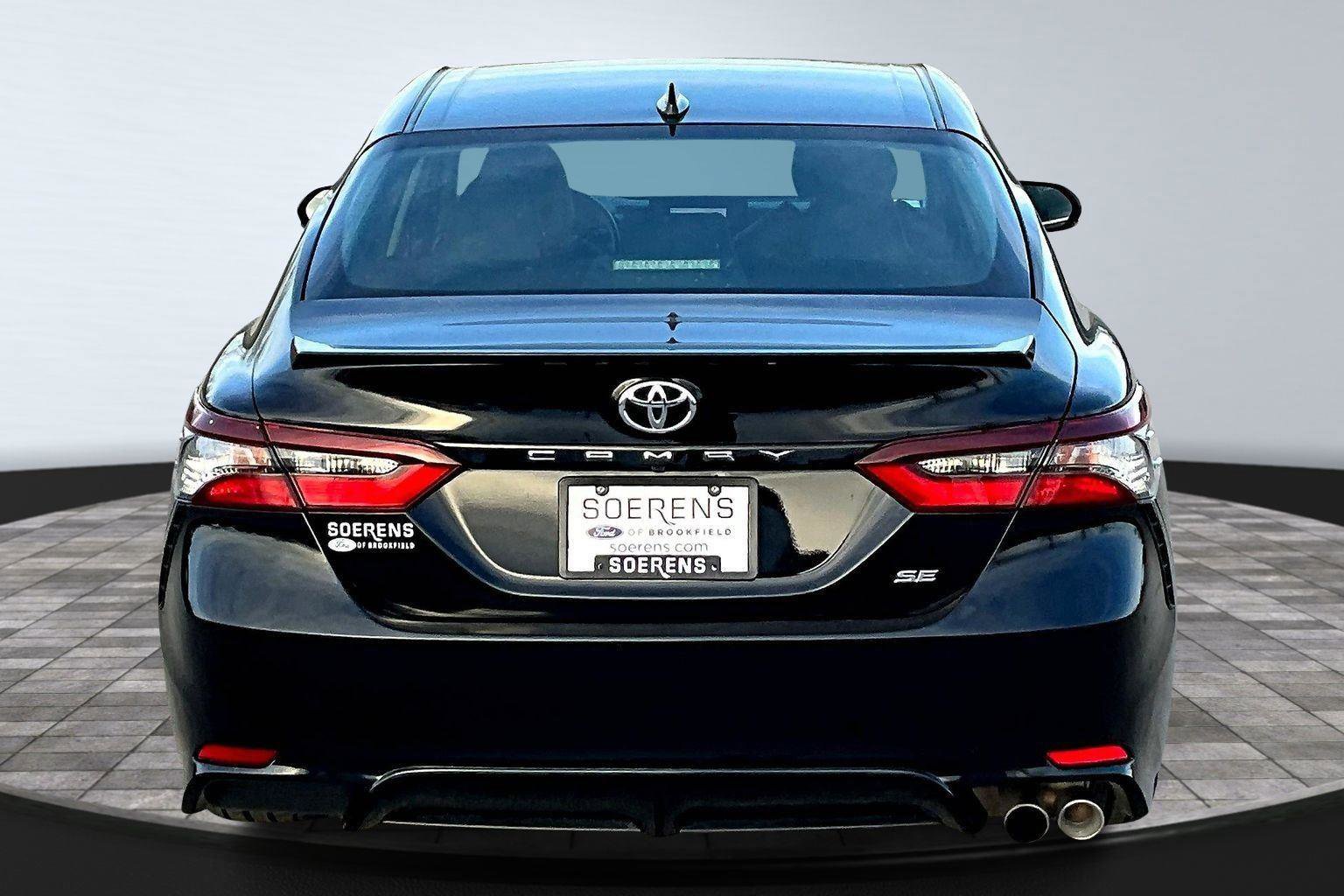 Used 2024 Toyota Camry SE image 6