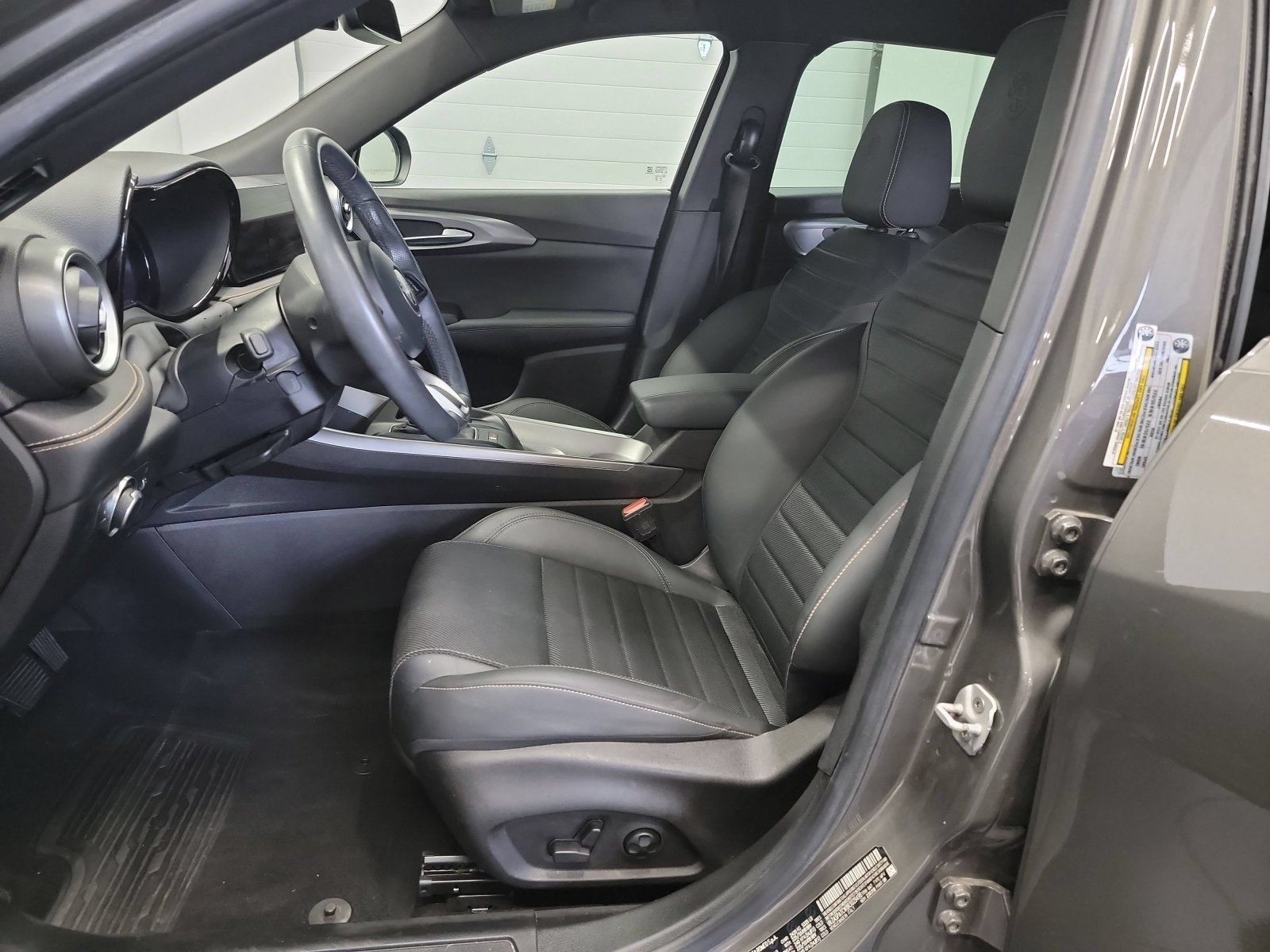 Used 2024 Alfa Romeo Tonale Ti AWD/4WD image 12