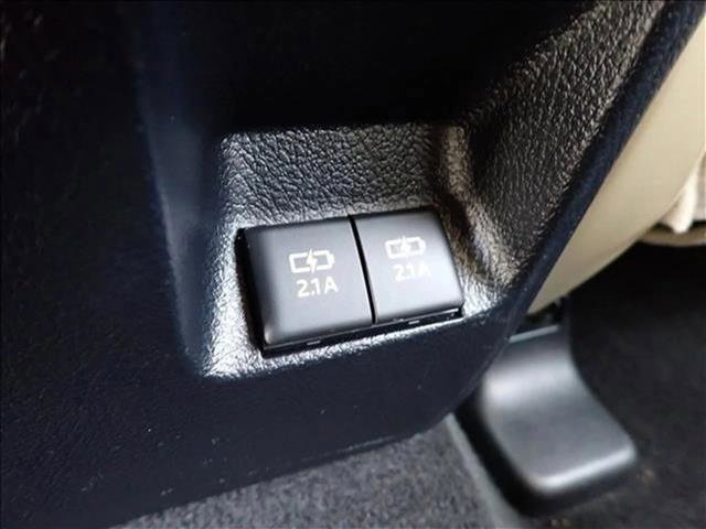 Used 2022 Toyota 4Runner SR5 Premium image 11