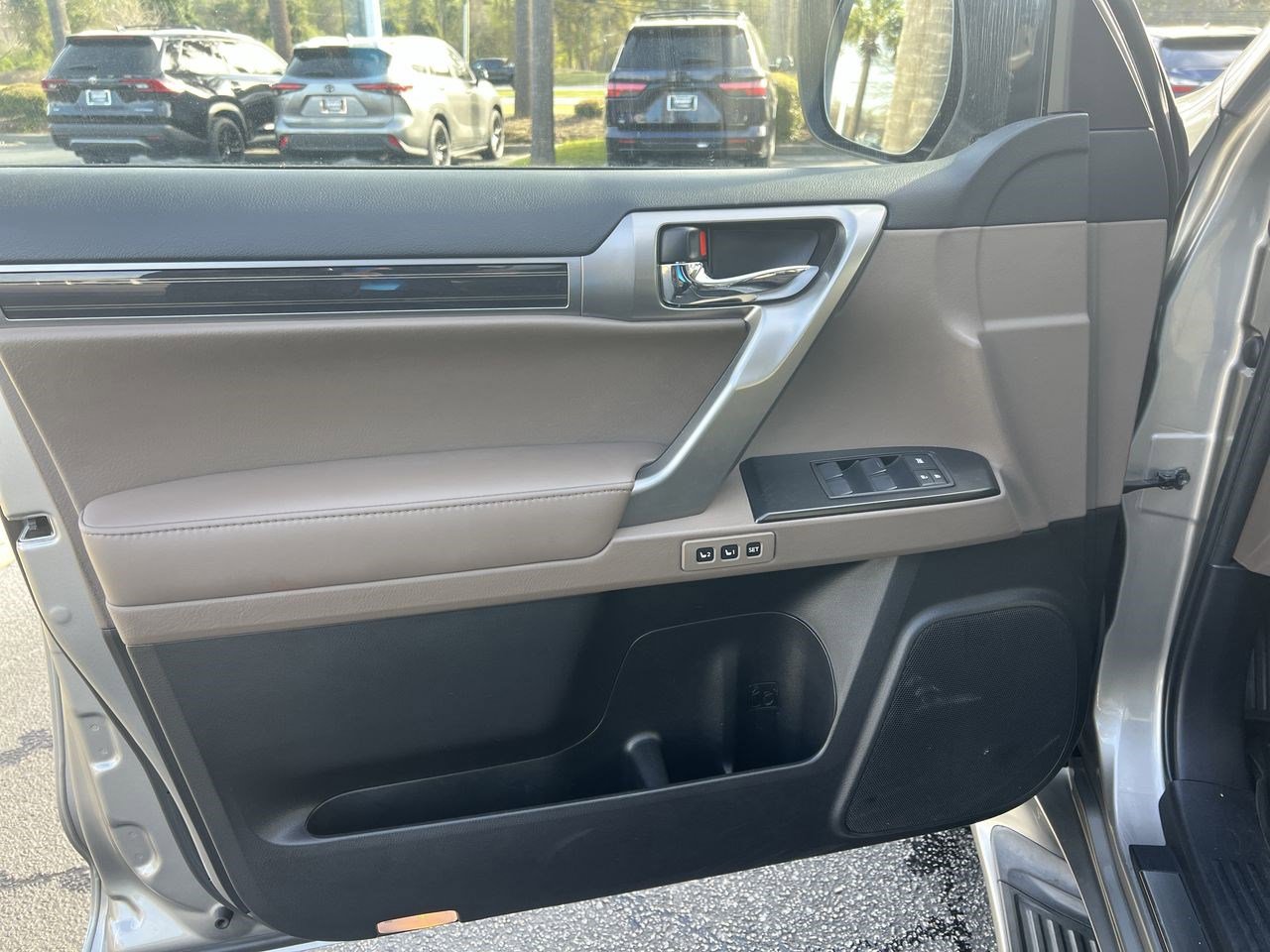 Used 2022 Lexus GX 460 Premium w/ Premium Plus Package AWD/4WD image 14