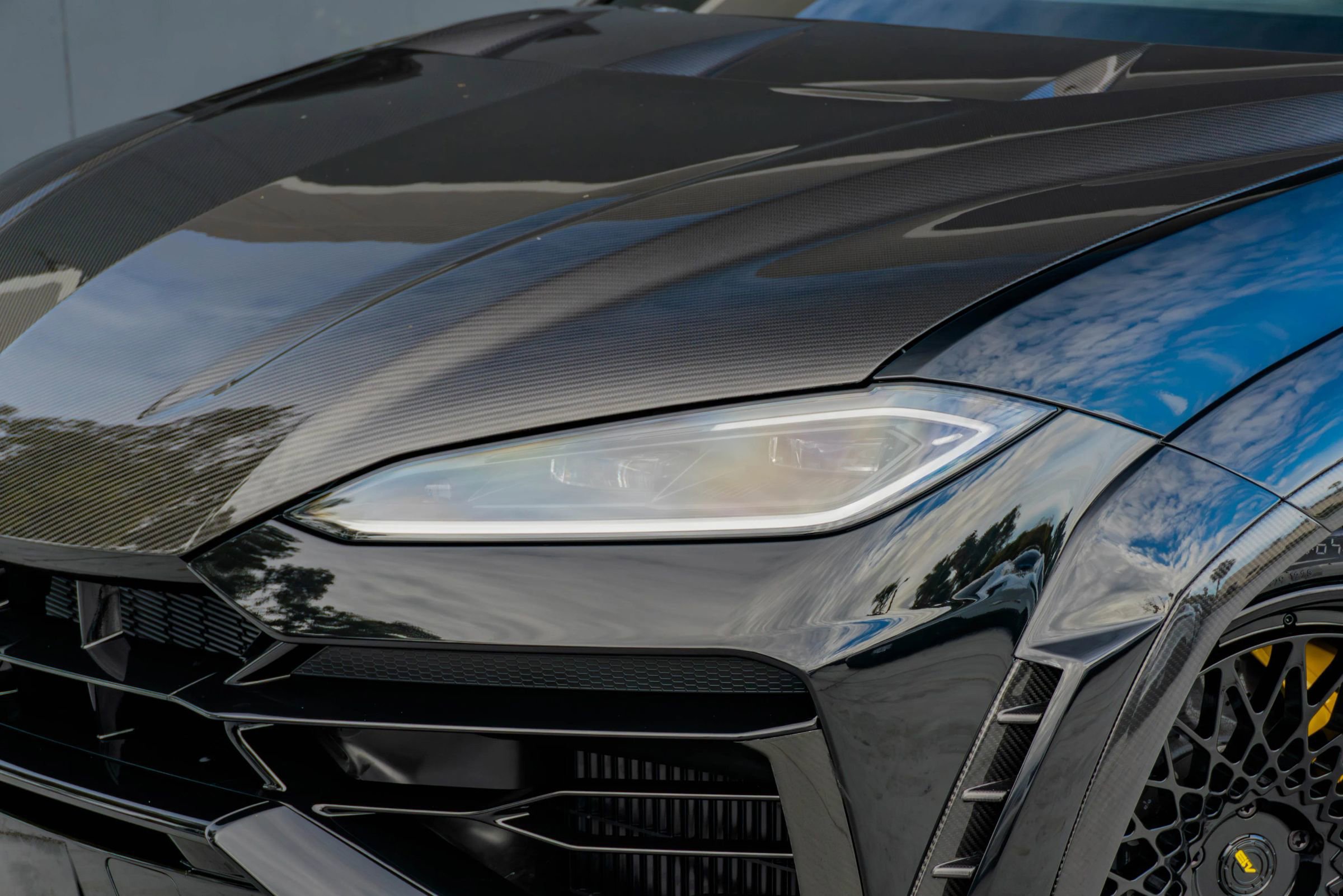 Used 2025 Lamborghini Urus SE image 24