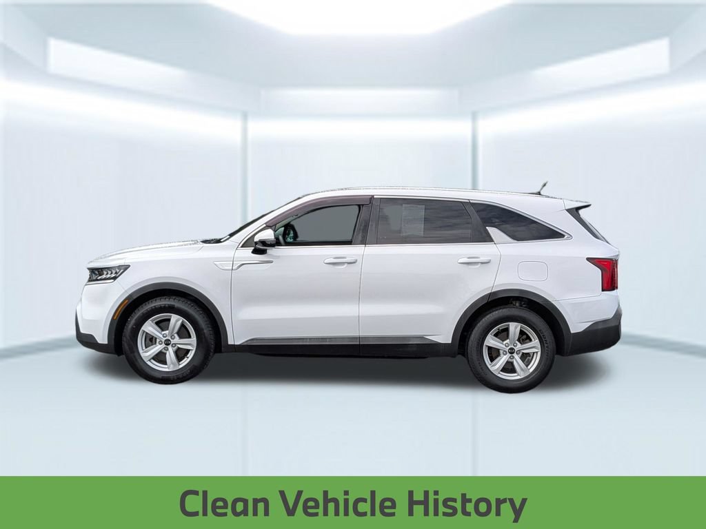 Used 2021 Kia Sorento LX FWD image 2
