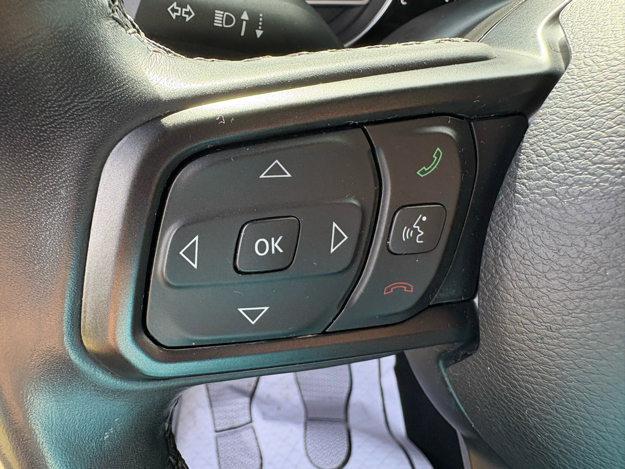 Used 2022 Jeep Wrangler Sport image 12