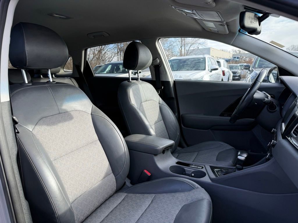 Used 2018 Kia Niro EX image 21