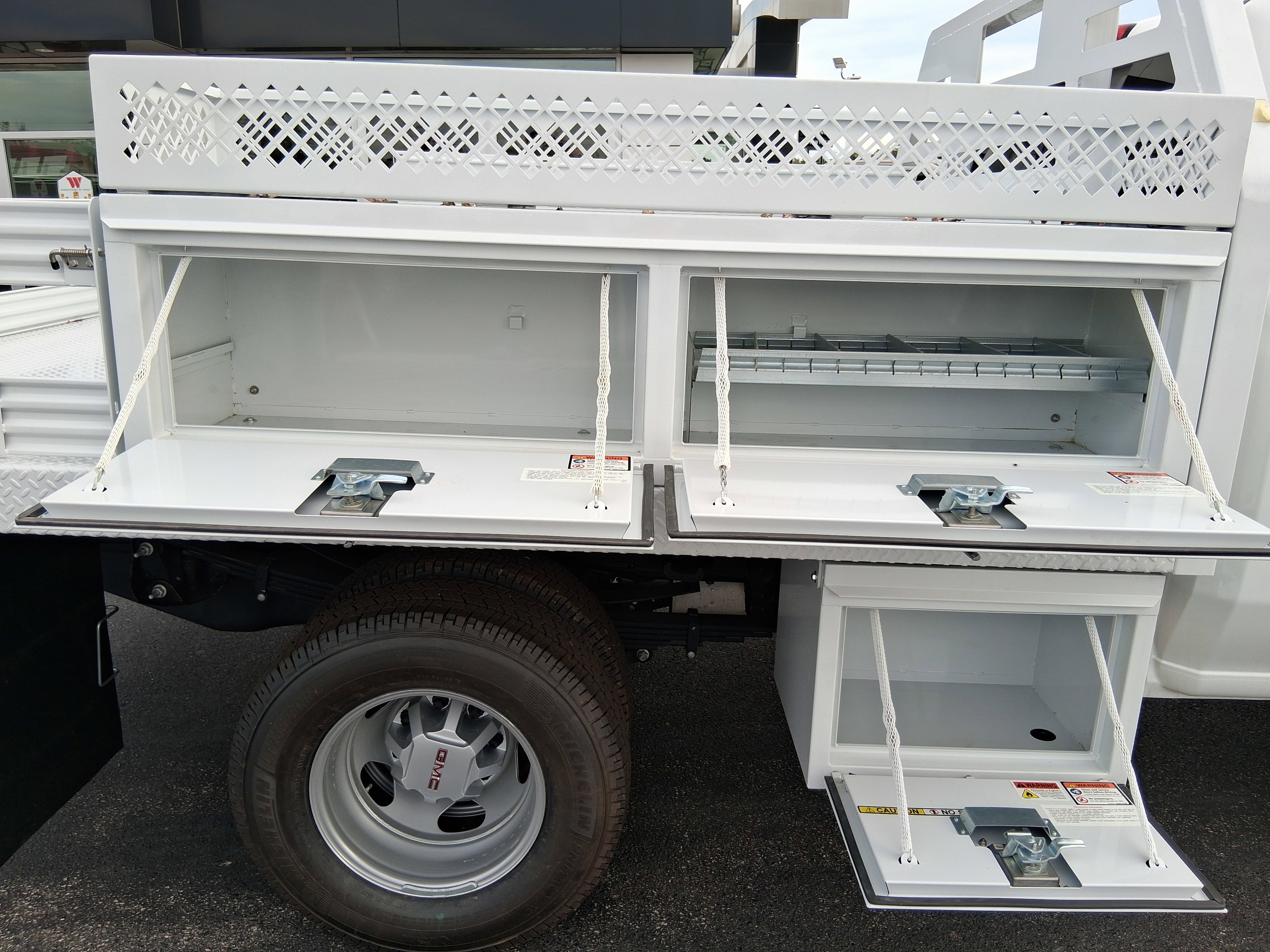 New 2025 GMC Sierra 3500 Pro w/ Convenience Package image 12