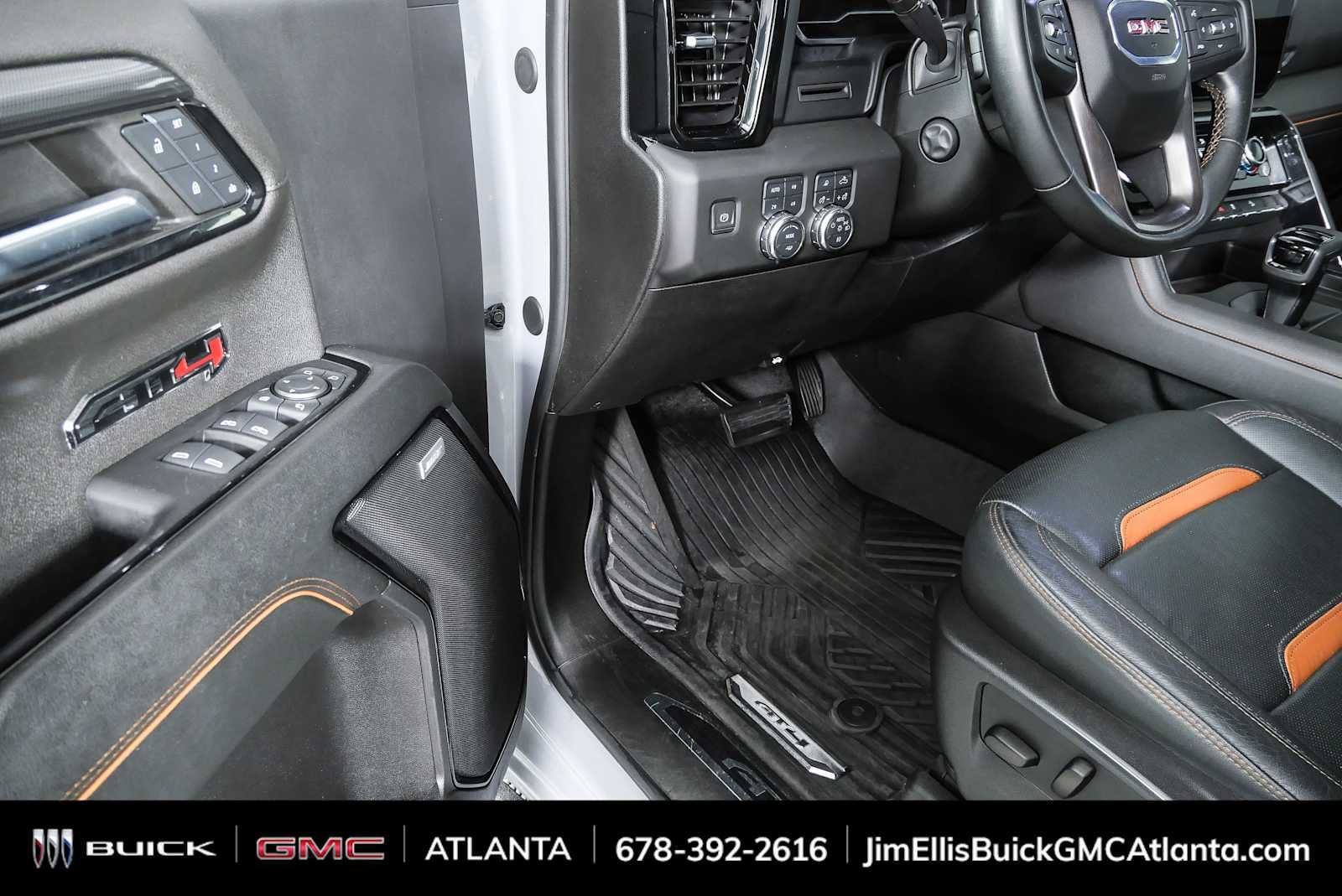 Used 2024 GMC Sierra 1500 AT4 w/ AT4 Premium Package AWD/4WD image 8