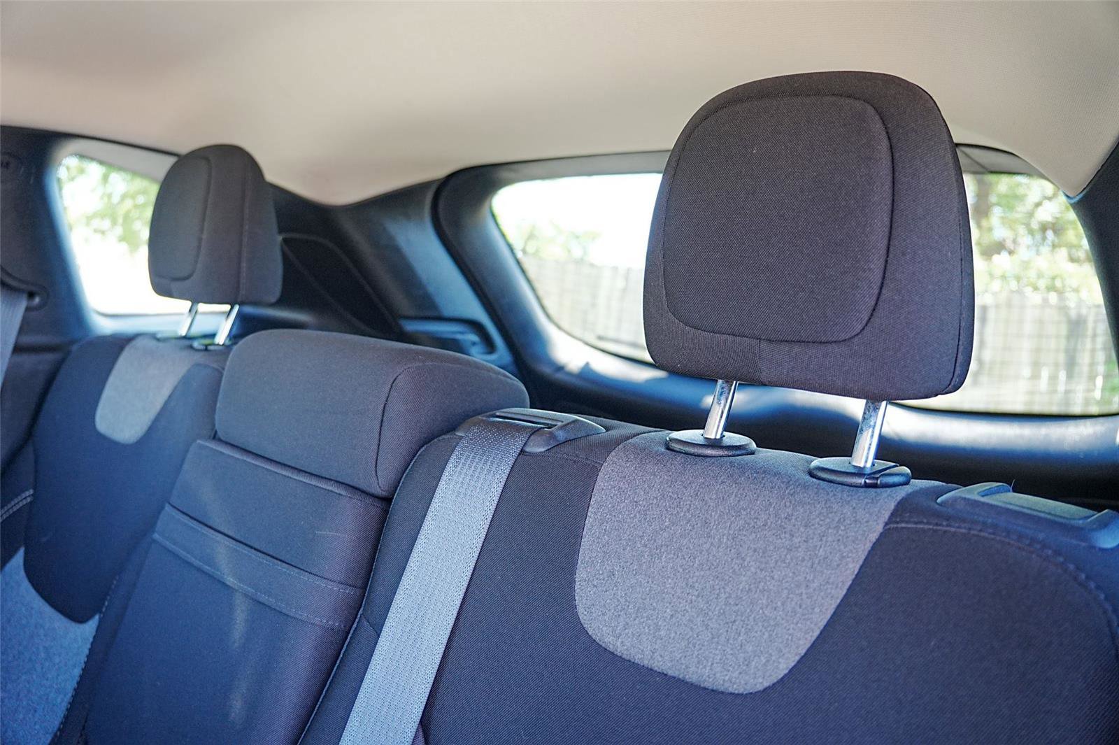 Used 2016 Jeep Cherokee Sport image 30