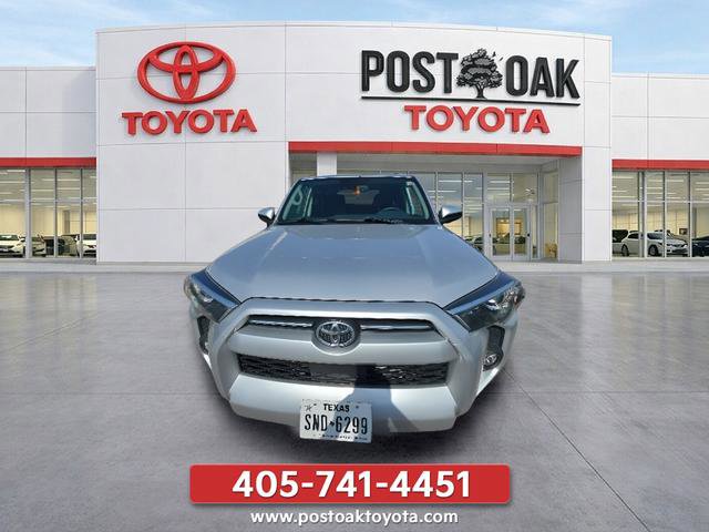 Used 2022 Toyota 4Runner SR5 AWD/4WD image 2