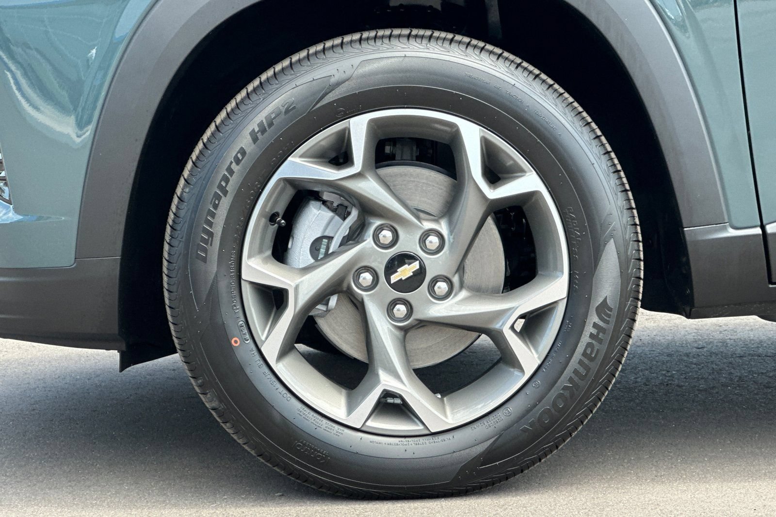 New 2026 Chevrolet Trax LT w/ Sunroof Package FWD image 25