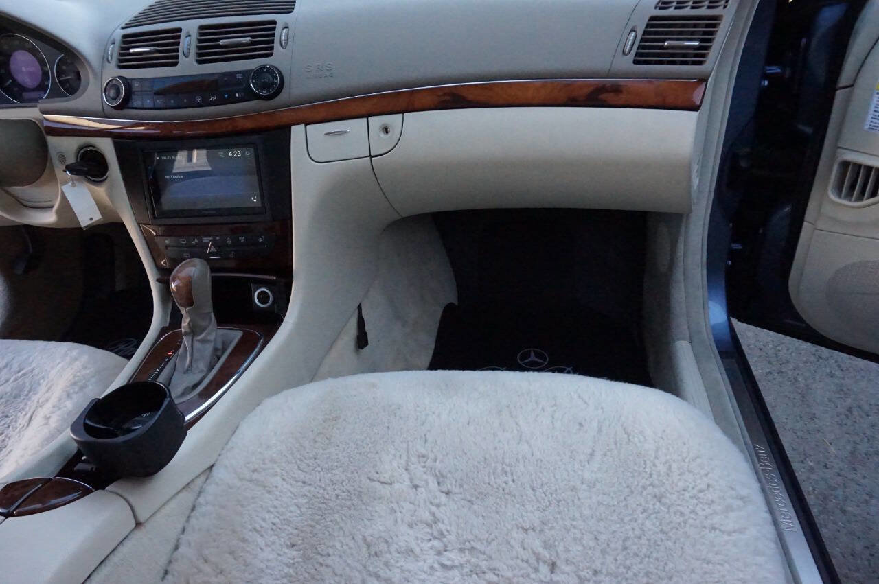 Used 2004 Mercedes-Benz E 500 4MATIC Wagon image 17