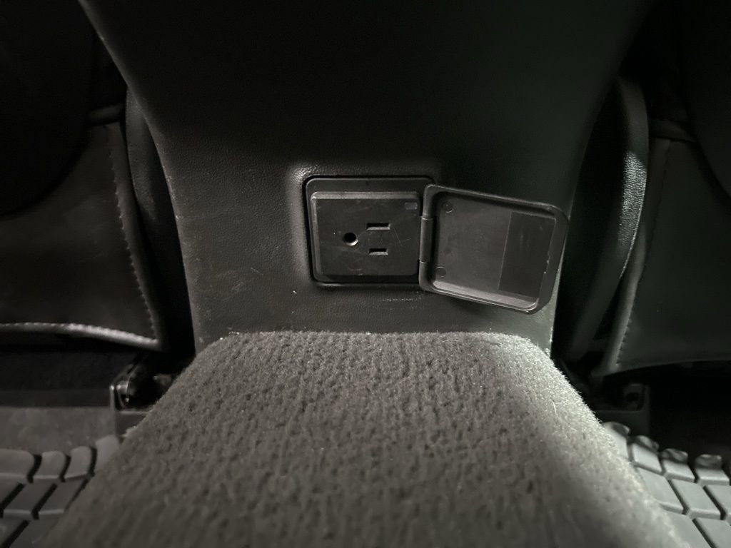 Used 2010 Buick LaCrosse CXL w/ Luxury Package AWD/4WD image 39