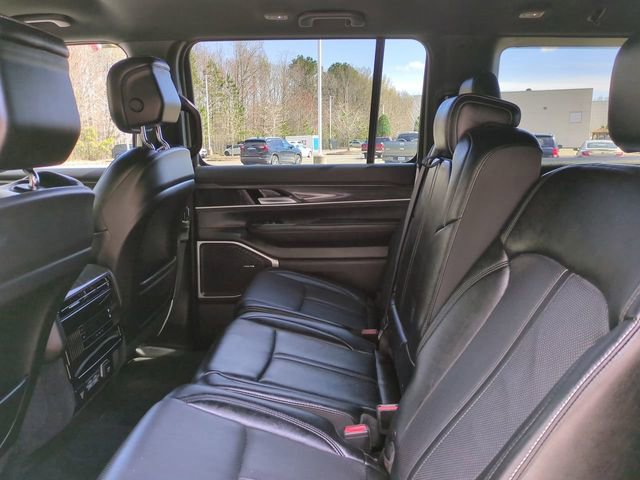 Used 2024 Jeep Wagoneer L Series II w/ Flexible Seating Group AWD/4WD image 14