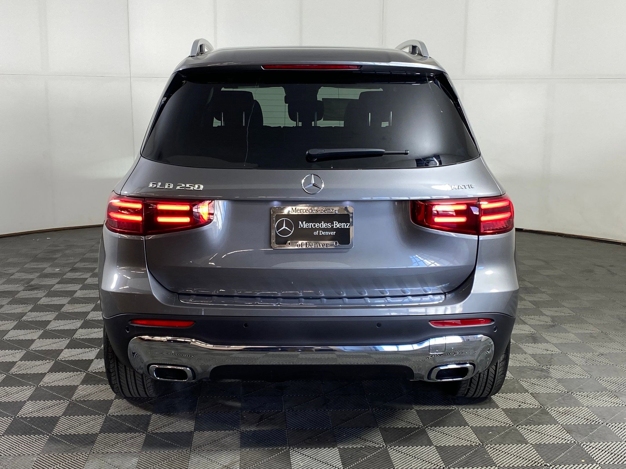 Used 2026 Mercedes-Benz GLB 250 4MATIC image 10