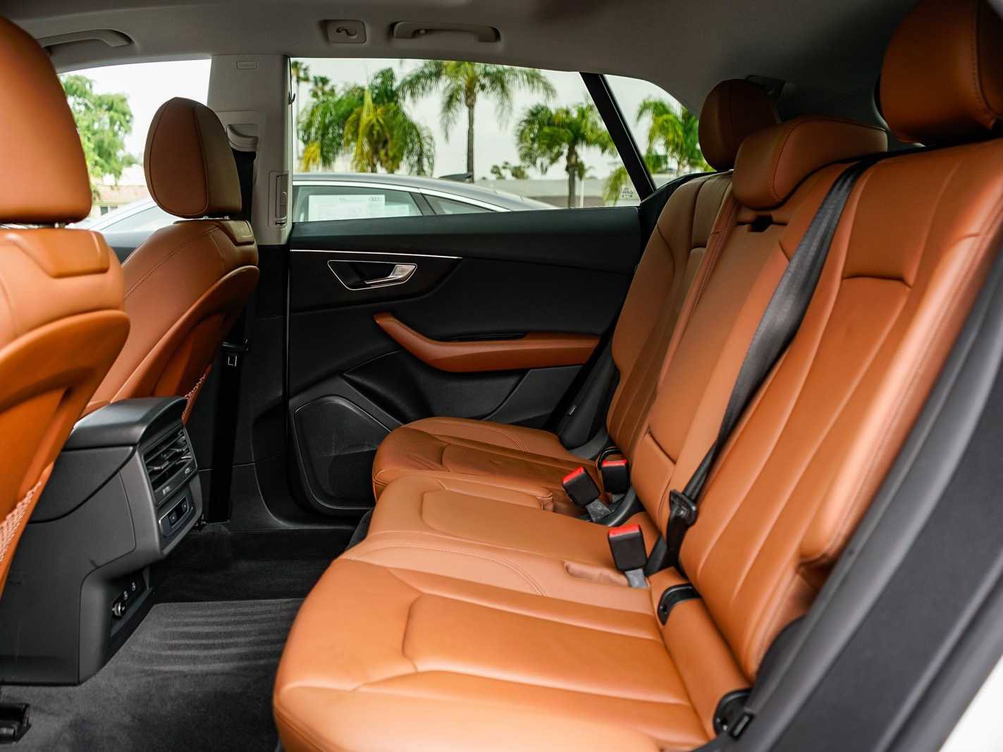 Used 2023 Audi Q8 Premium w/ Convenience Package image 18