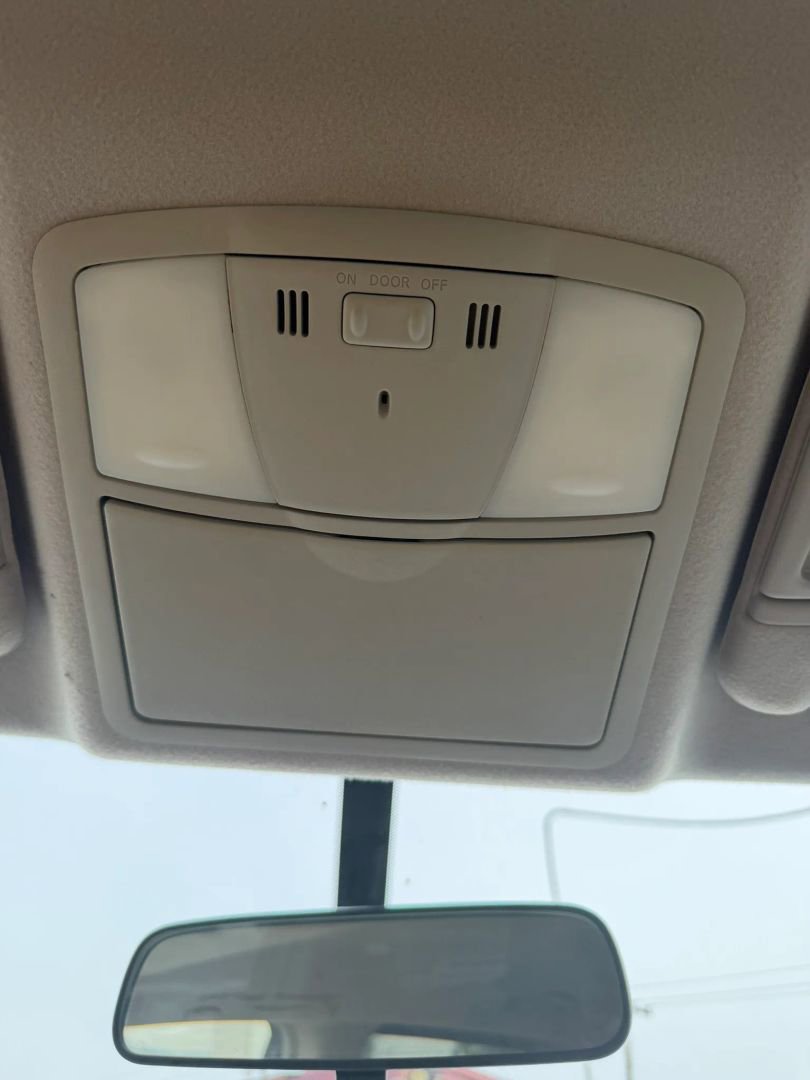 Used 2016 Nissan Quest SV image 26