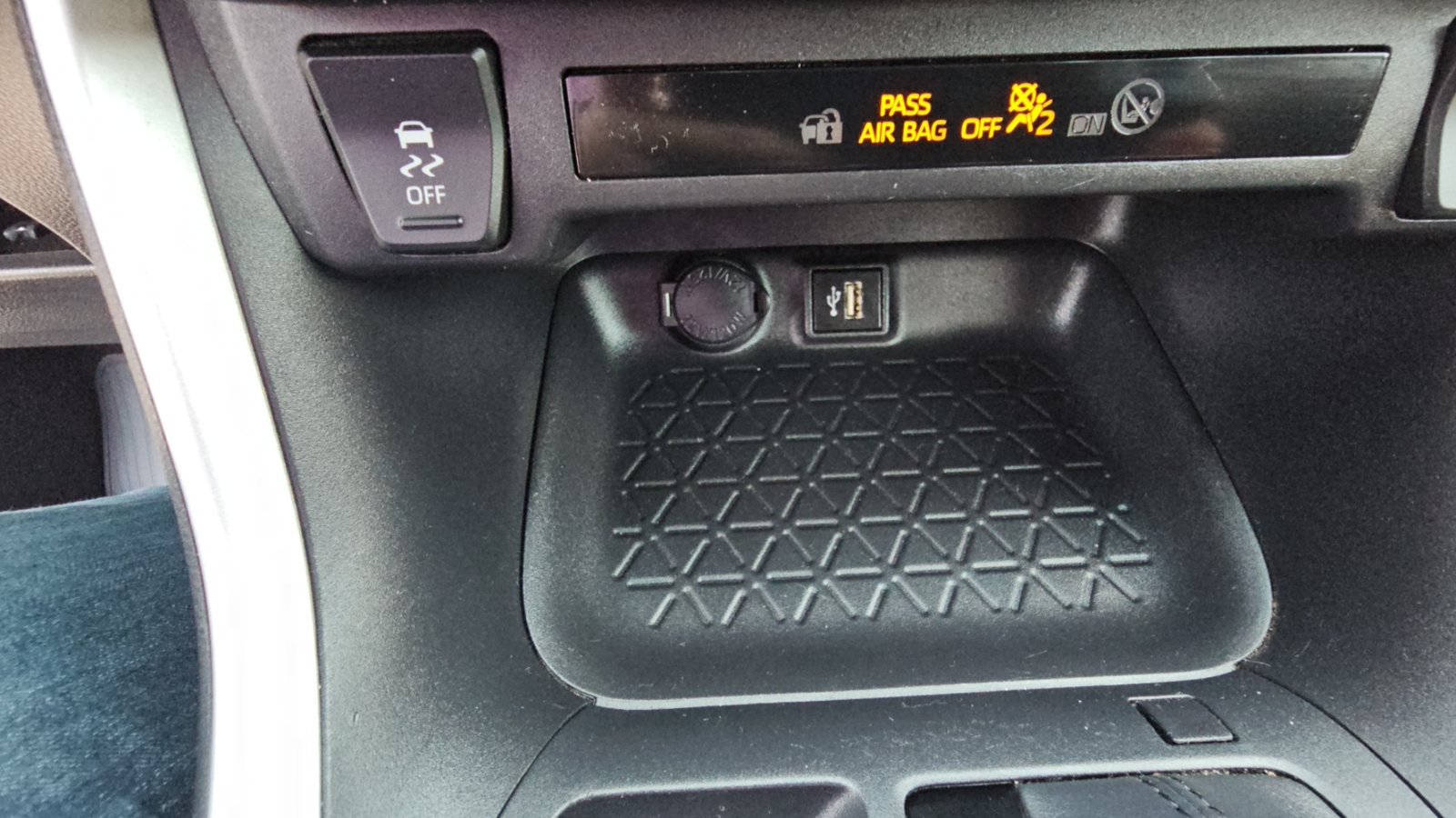 Certified 2025 Toyota RAV4 XLE AWD/4WD image 18