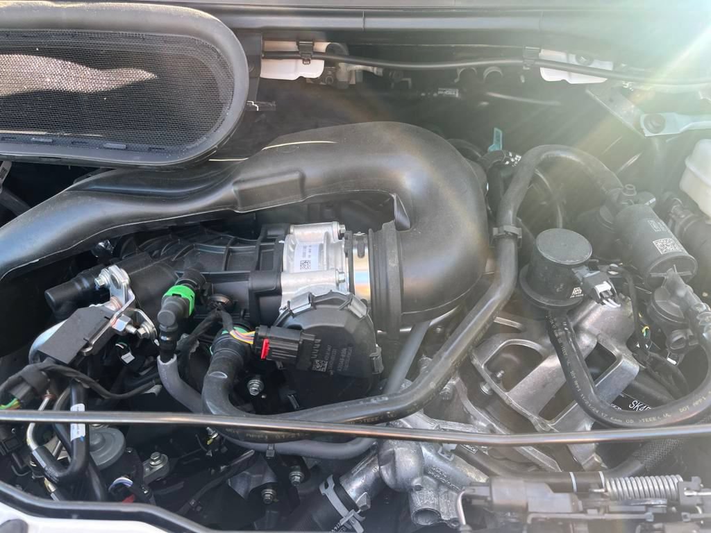 New 2025 Ford Transit 250 148 Medium Roof RWD image 3