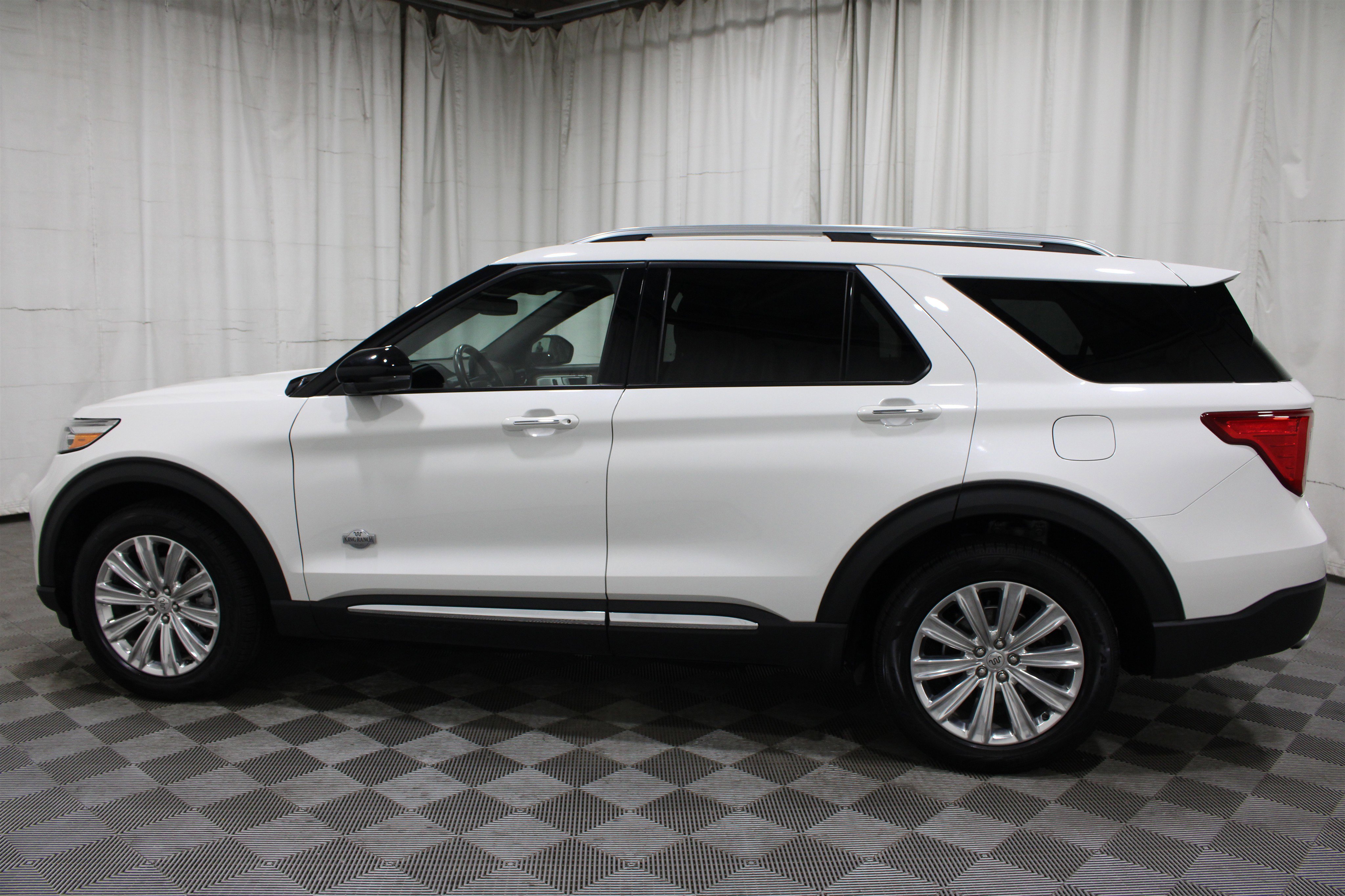 Used 2022 Ford Explorer King Ranch w/ Technology Package AWD/4WD image 36